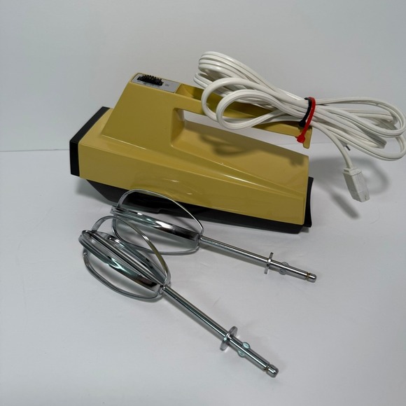 Hamilton Beach Hand Mixer Vintage Scovill 4 Speed Kitchen Appliance Model 110 - Picture 7 of 7